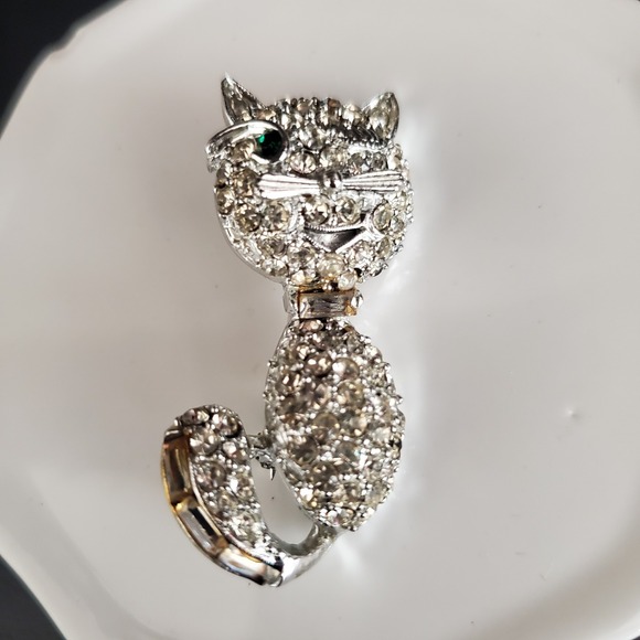 Vintage PELL Winking Cat Pin Brooch Silver Tone with Clear Rhinestones Green Eye - Picture 1 of 8
